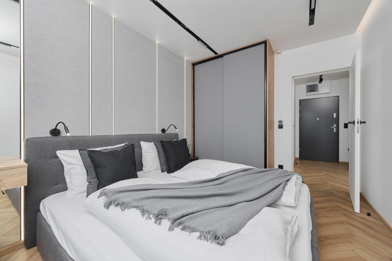 Exclusive Apartment With Balcony & Parking Wroclaw By Renters Prestige מראה חיצוני תמונה